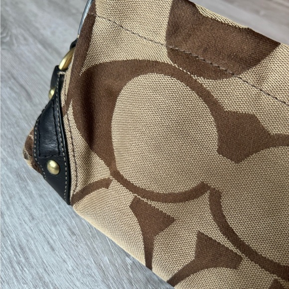 “Carly” Coach shoulder bag SOLDDDDDD - Picture 4 of 9